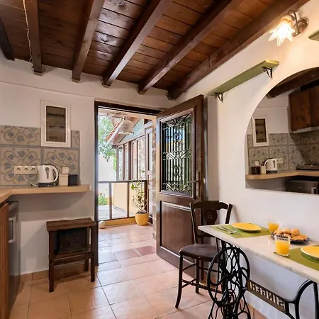 Secret Garden - Old Town Apartment Rhodes City Exterior photo