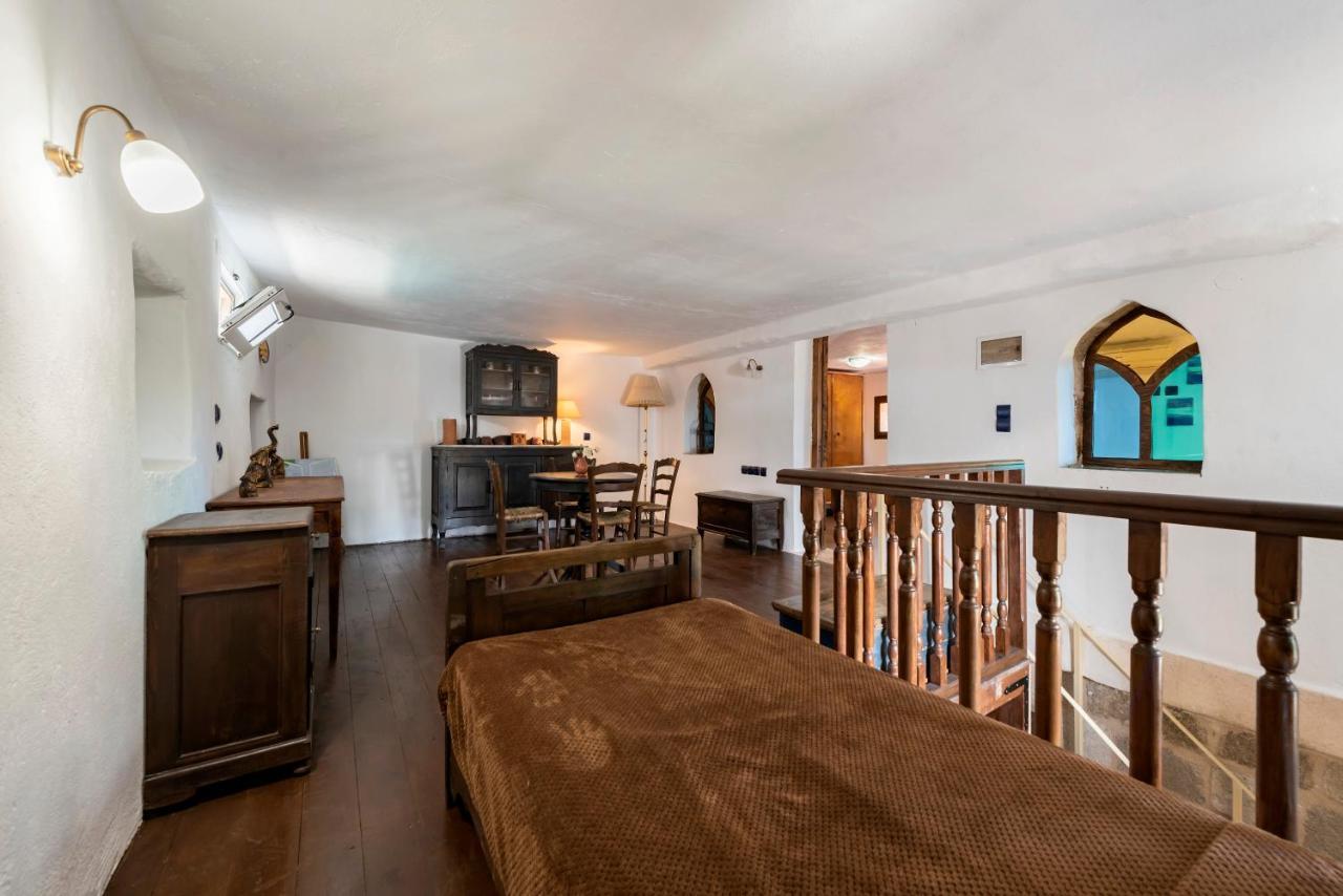 Secret Garden - Old Town Apartment